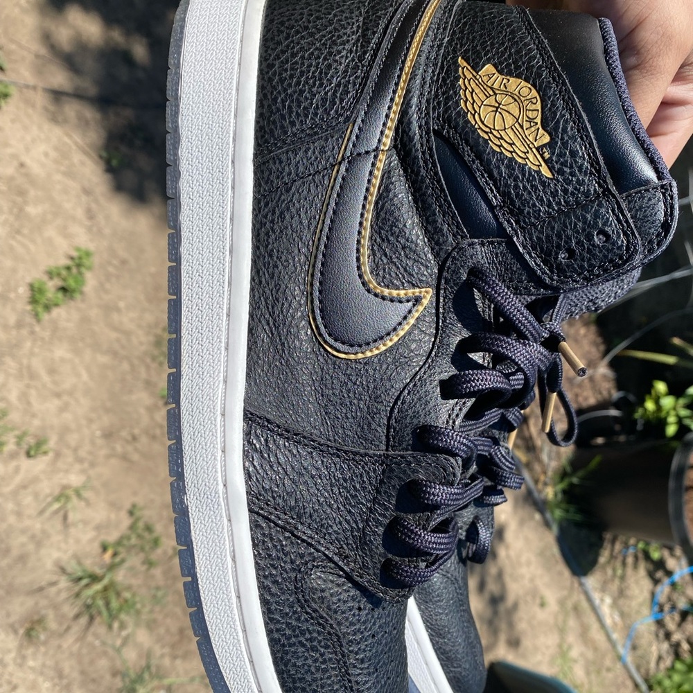 Air Jordan 1 black very good shape almost new without box